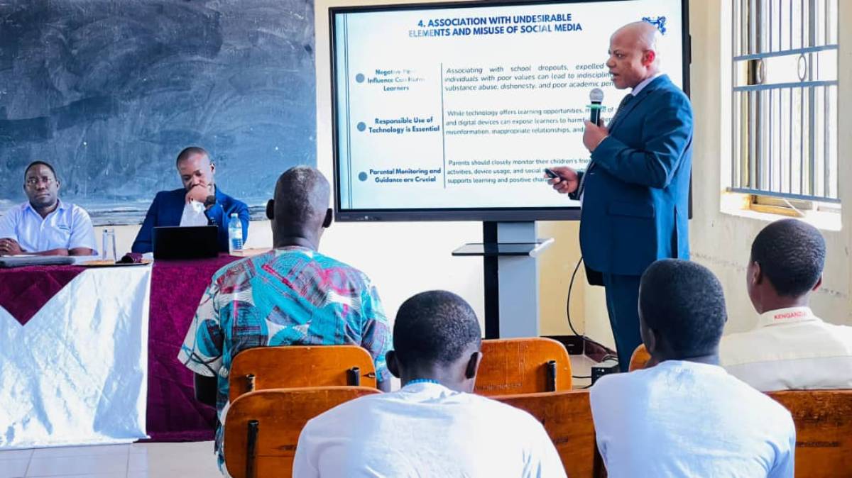 Day Scholars’ Parents’ Meeting Successfully Held